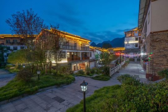 枕山枕水果心居荔波小七孔店