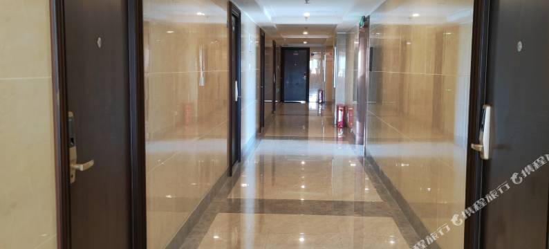 森秋里湖景影院公寓(武汉钟家村地铁站归元寺店)图片