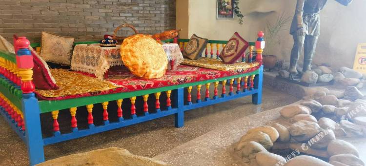 吐鲁番云隐栖舍酒店图片