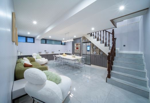 Xin Yuan County Yi Chen light luxury flower InnHotel Overview