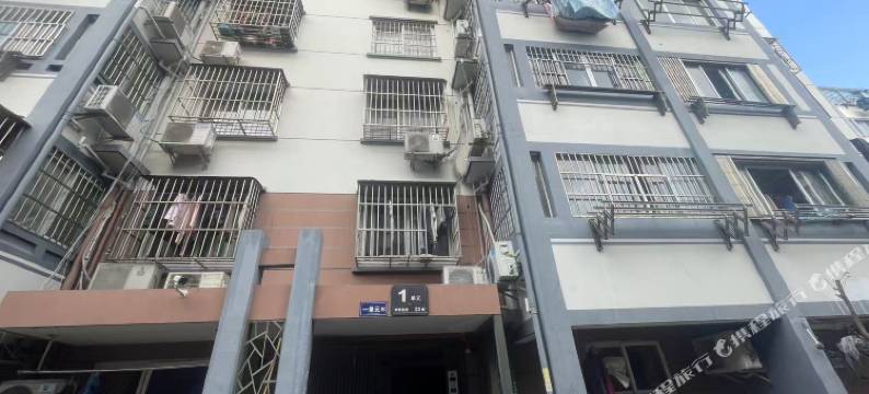 中华北村电竞房民宿(火车站店)图片