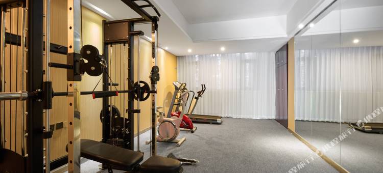 艺龙万国酒店(驻马店平舆县解放街店)图片