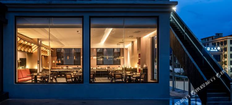 美豪·怡致酒店(八宿318国道店)图片