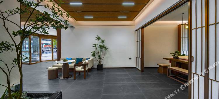 仟那千寻酒店(开封鼓楼广场大相国寺店)图片