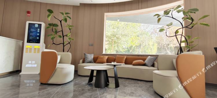 轮台致雅酒店图片