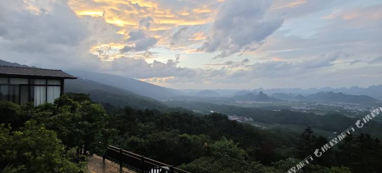 上林大明山云松山宿图片
