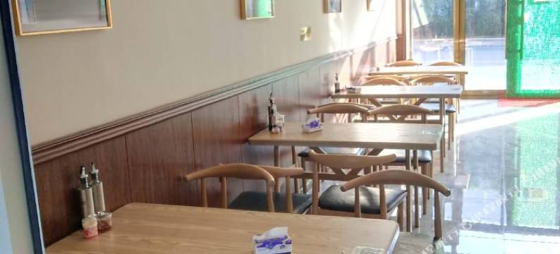 呼玛金色港湾假日酒店图片