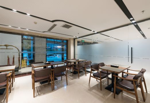 JAMES JOYCE COFFETEL(Jiaomen East Metro Station, Beijing South Railway Station Branch)Hotel Overview