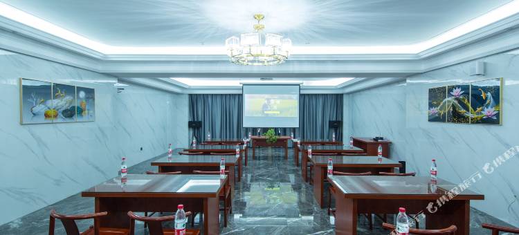瑞丽玉景潭国际温泉酒店(彩云城店)图片