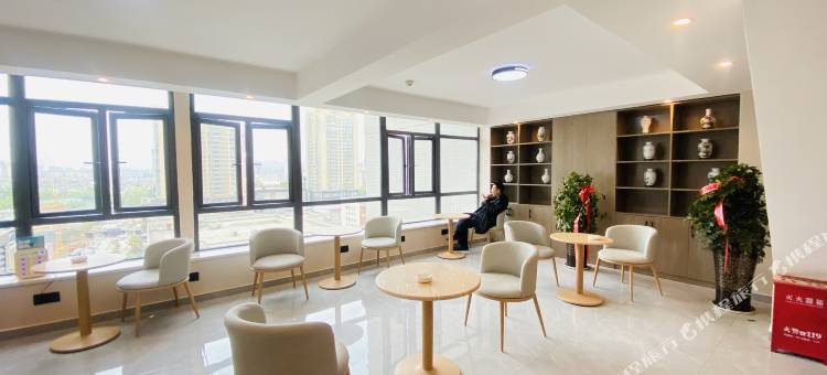 TOWO上品酒店(贵阳玖福城金阳红街店)图片