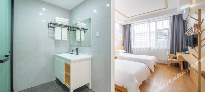 张家界悦云居客栈(武陵源标志门东门店)图片