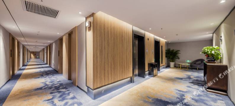 H+酒店(南京鸡鸣寺鼓楼地铁站店)图片