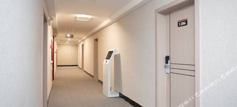 由里尚雅智慧酒店(自贡彩灯公园第一人民医院店)图片