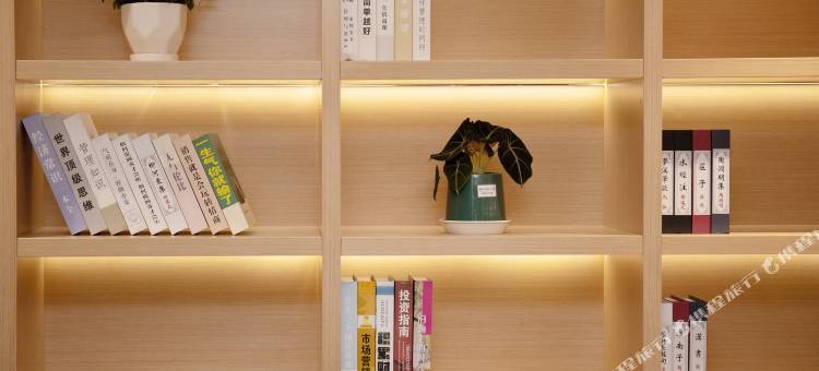 花美时酒店(贵阳高铁北站梦想城店)图片