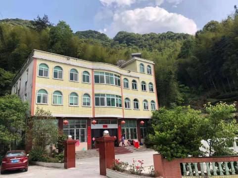 凤凰镇叫水坑凤竹源农家舍