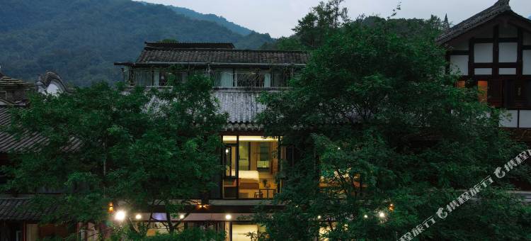 青城后山泰庄·依山伴水·温泉私汤民宿(泰安古镇店)图片