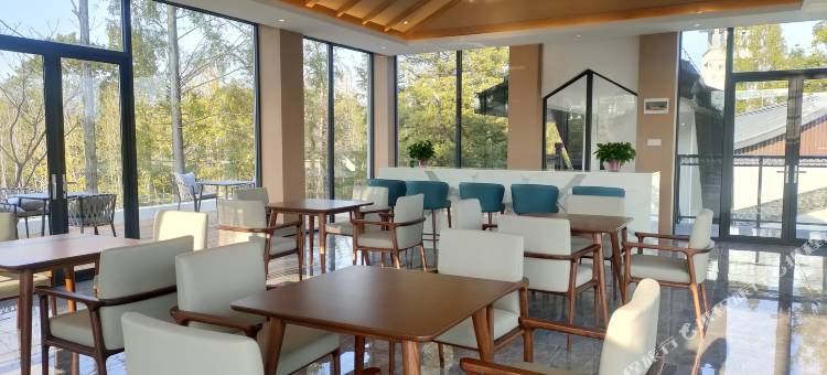 随县林泉山居酒店图片