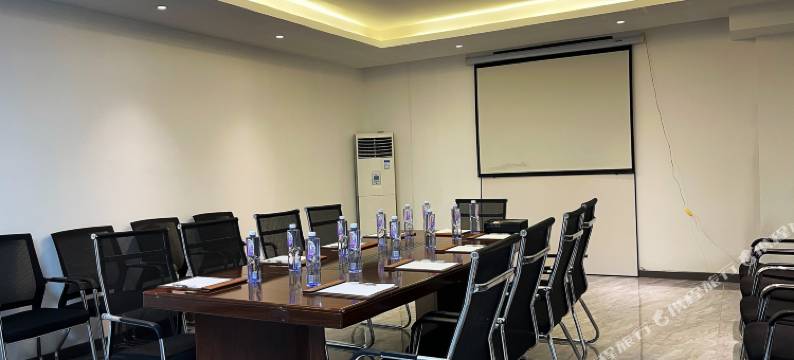 华辰云泊酒店(佳木斯火车站站新玛特店)图片