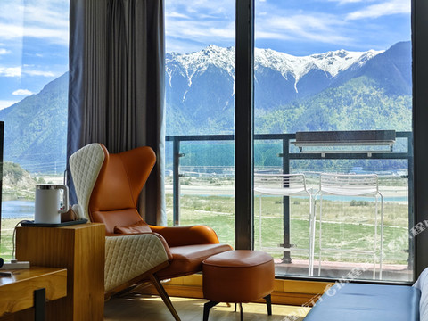 圣承书苑·望山云墅(林芝店)