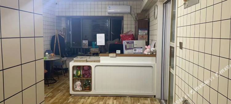 四季民宿(新百广场万象城店)图片