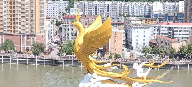 凤县天翠家庭民宿(凤凰湖景区店)图片