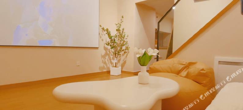 云上·美宿loft影音公寓(南昌西站礼庄山地铁站店)图片