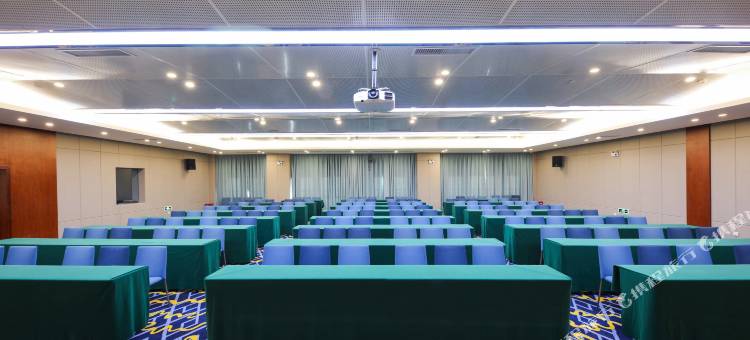 迪思雅酒店(南宁广西大学三十三中地铁站店)图片