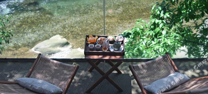 青城山溪窗闲临溪森氧私汤villa民宿图片
