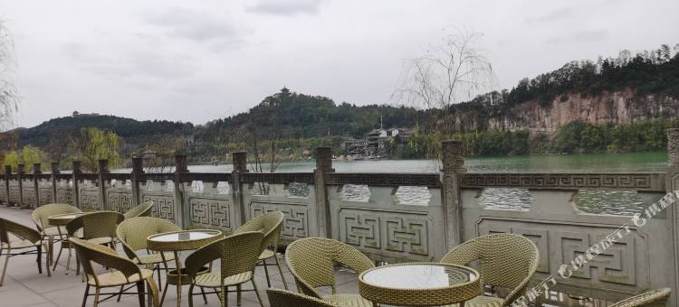 依恋江畔·傍水庭院·度假客栈(阆中古城华光楼店)图片