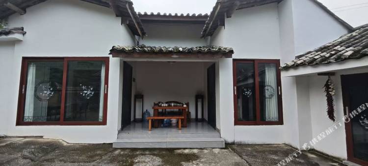 墨江隔界田彝乡溪语壹号小院图片