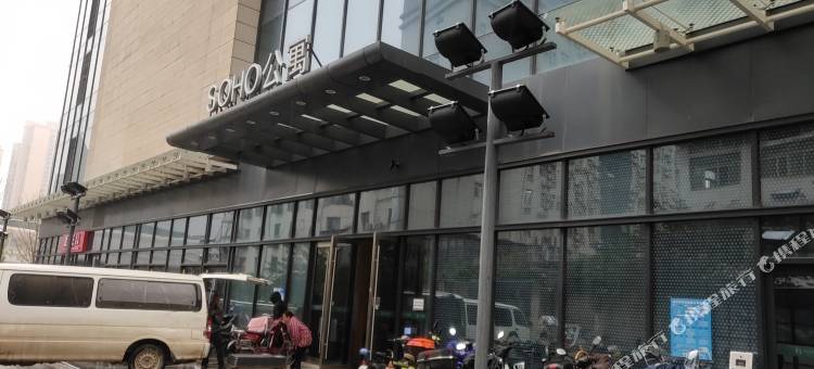 TEAM缇姆电竞民宿(武汉汉阳人信汇店)图片