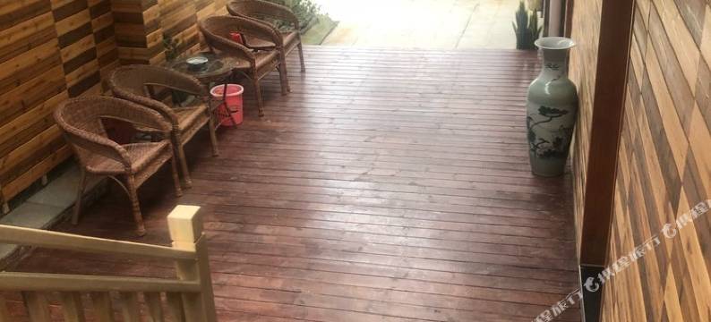 庐山夜雨民宿(庐山牯岭街索道上站台店)图片