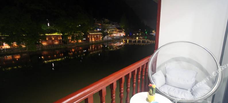 凤凰双梦江景客栈图片