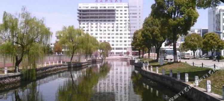 格林豪泰智选酒店(南通濠河风景区文峰城市广场店)图片