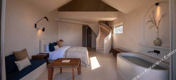 泸沽湖且曼·入影松半山酒店图片