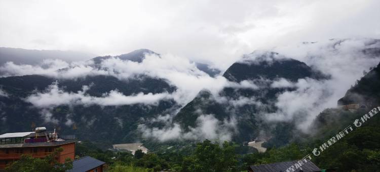 贡山丙中洛观云海民宿图片