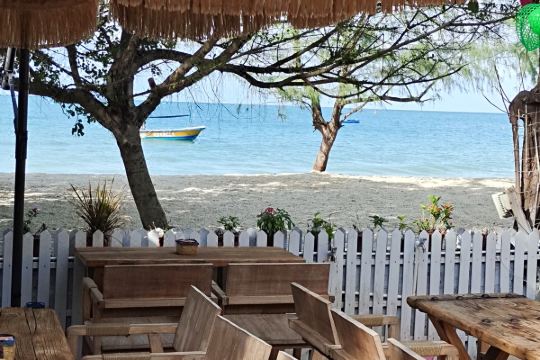 涠洲岛感叹号海边民宿滴水丹屏店