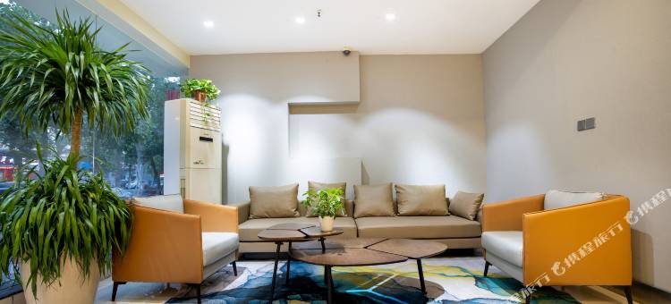 艾德品悦酒店(新乡火车站中心医院店)图片