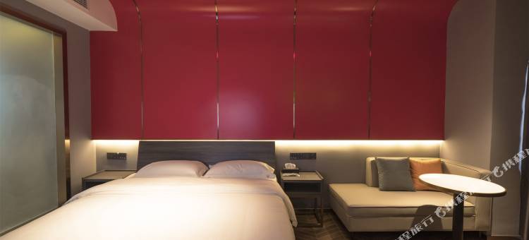 粤塔TOP PLAY电竞酒店(南宁朝阳广场师范大学店)图片