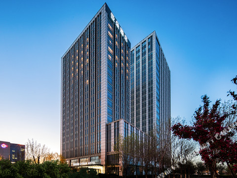 天津塘沽商业区滨海西站亚朵酒店