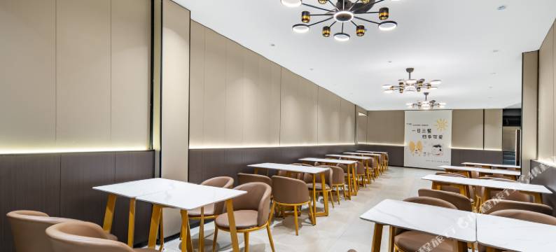 LIGHT•聚亚轻奢酒店(惠州西湖东站水东街店)图片