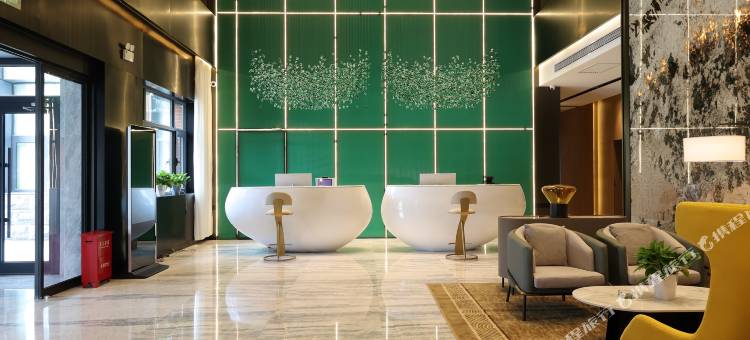 可可托海石画人生酒店图片