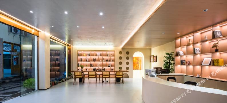 九寨沟九云居假日美宿图片