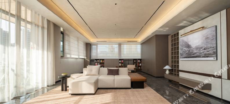 洛阳龙门高铁站龙门大道亚朵酒店图片