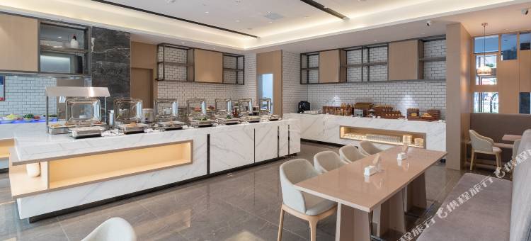 遂宁船山高铁站亚朵酒店图片