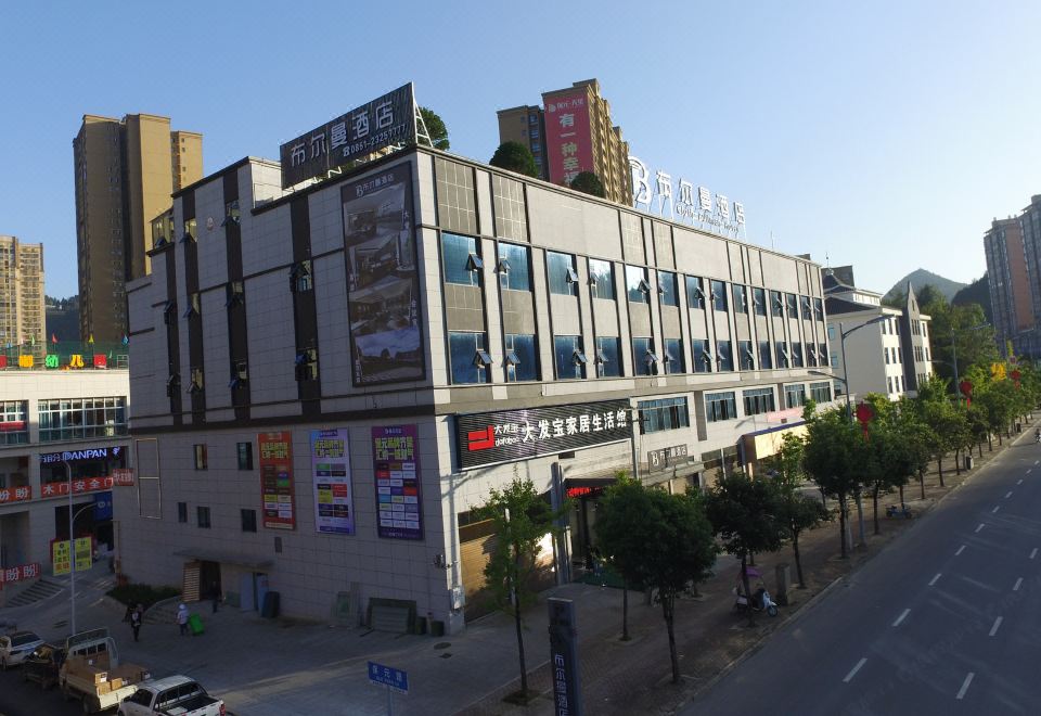  Hotel Overview