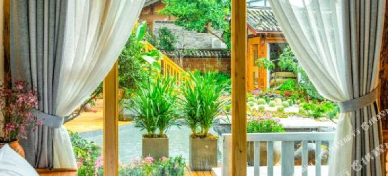 丽江花里客栈(束河古镇店)图片
