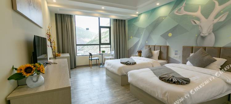 云墨藝術酒店(香格里拉镇稻城亚丁景区店)图片