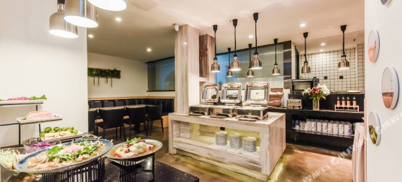 月牙酒店(成都春熙路天府广场地铁站店)图片
