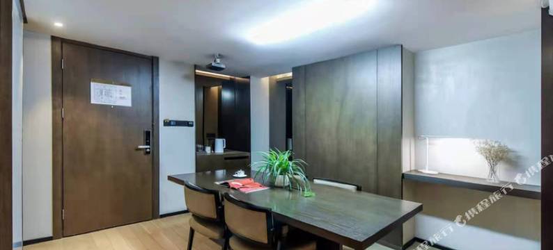 宽融全套房酒店(重庆冉家坝源著天街店)图片